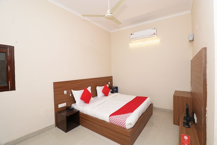 Room 10 of 17