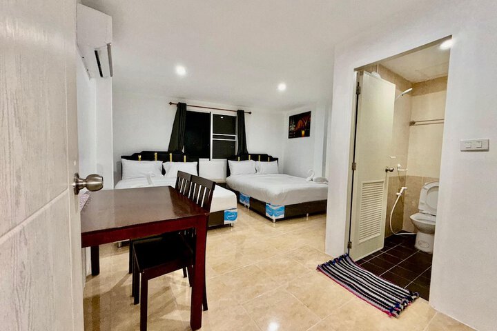 Room 20 of 33