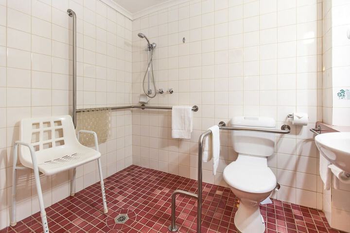 Room 14 of 28