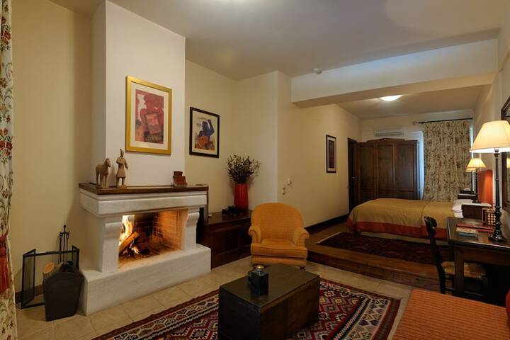 Room 3 of 35