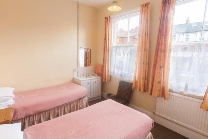 SIDHOLME HOTEL