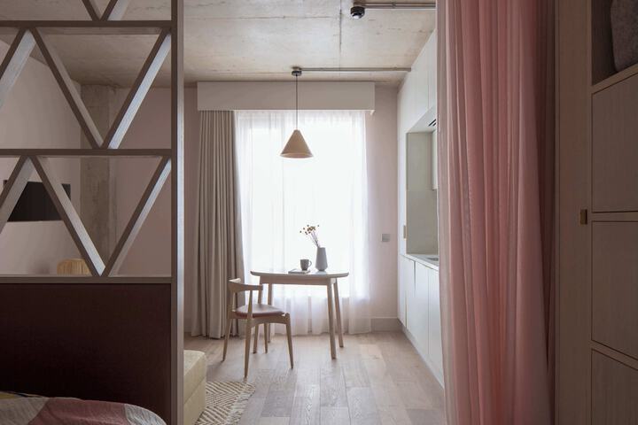 Room 13 of 66