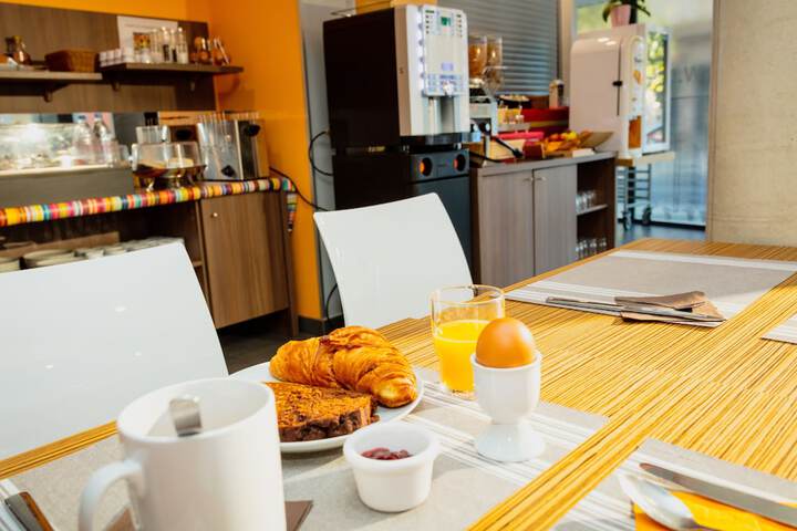 Breakfast area