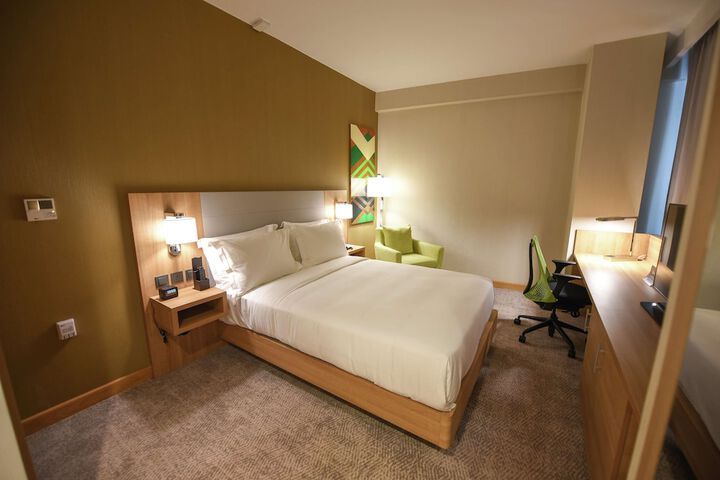 Room 8 of 49