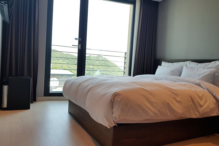 Room 32 of 69