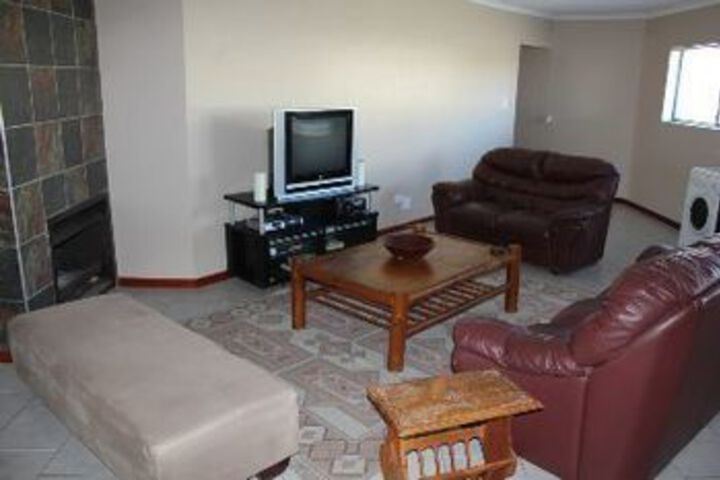 Room 6 of 12