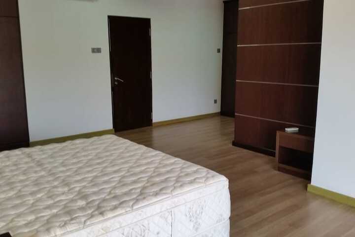 Room 12 of 64
