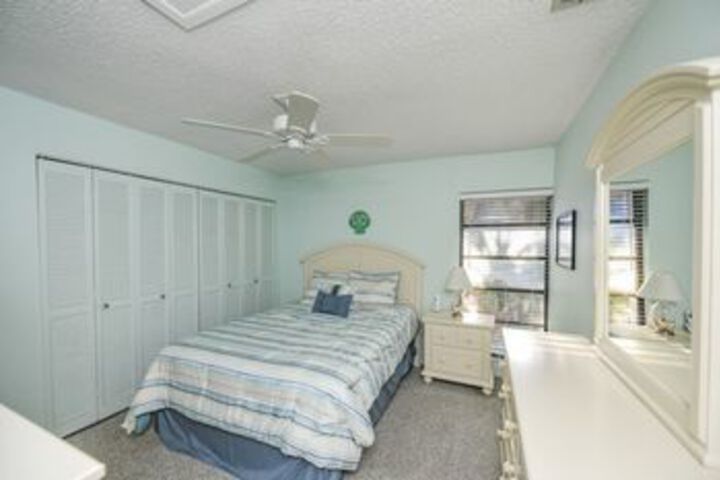 Room 5 of 11