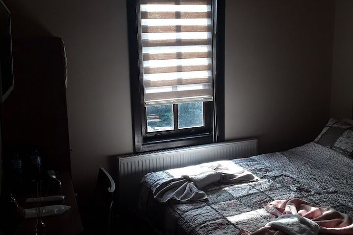 Room 6 of 44