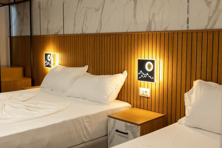 Room 15 of 50