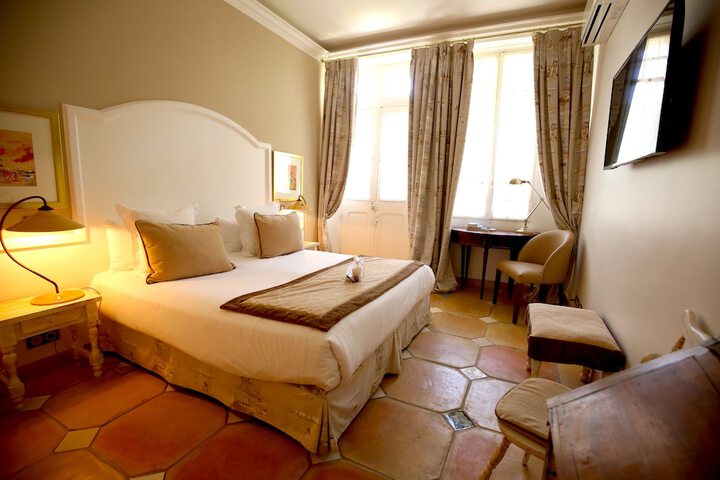 Room 14 of 78