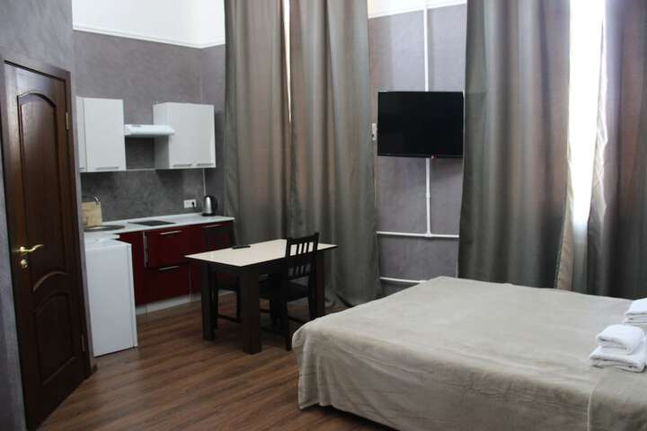 Room 7 of 65