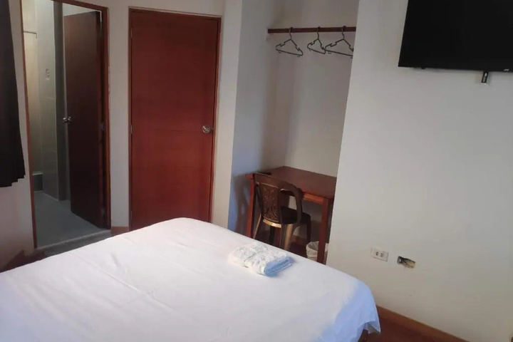 Room 11 of 11