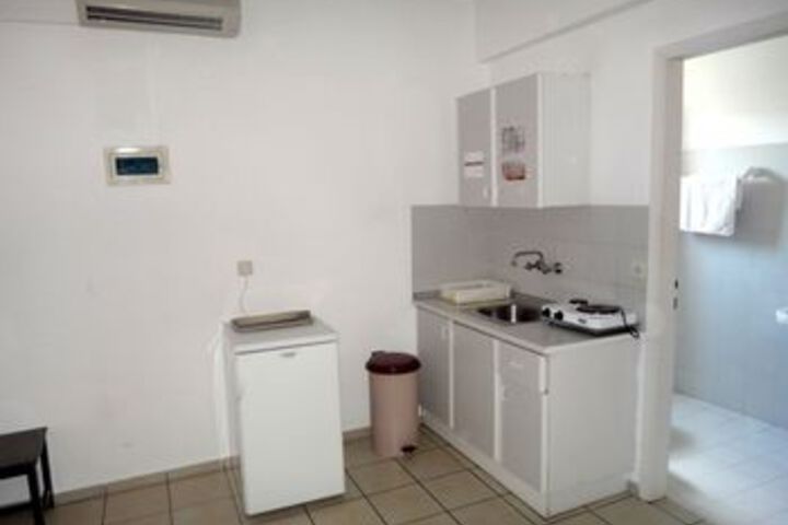 Room 7 of 9