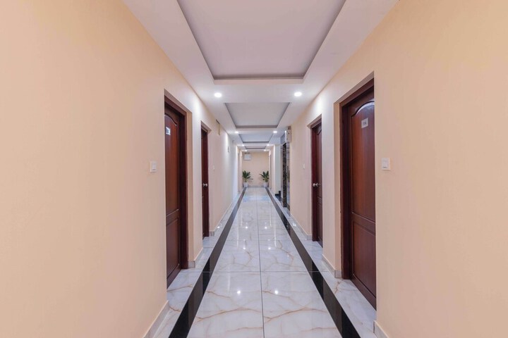 Hotel Interior 4 of 38