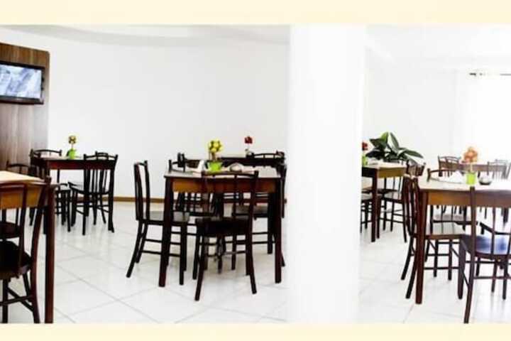 Dining 3 of 16