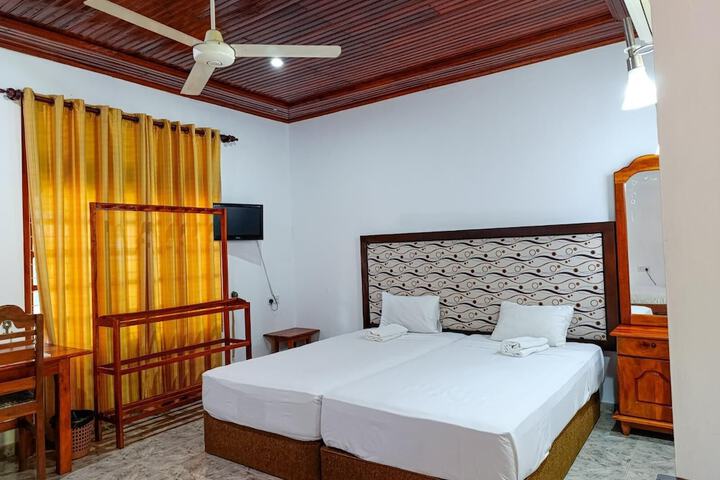 Room 4 of 44