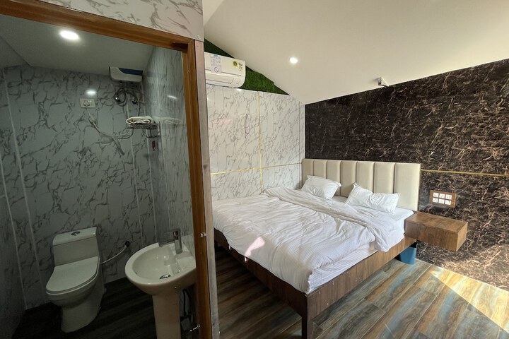 Room 22 of 44