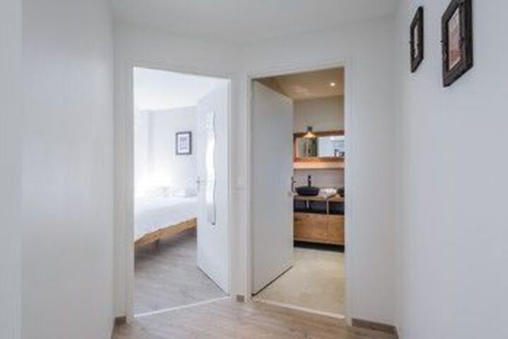Room 8 of 20