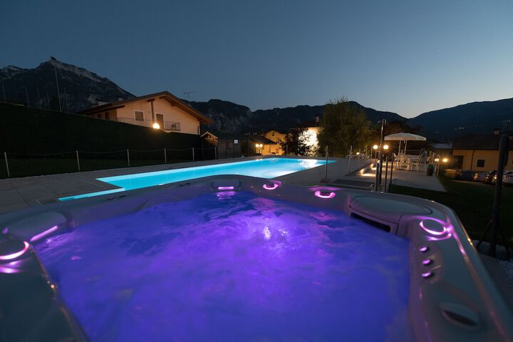 Pool 22 of 40