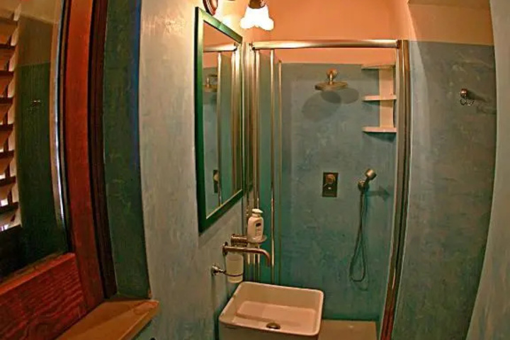 Room 8 of 14