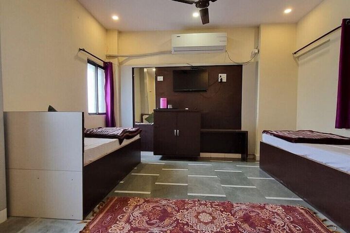Room 11 of 20