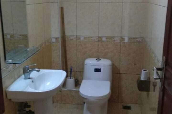 Room 8 of 9