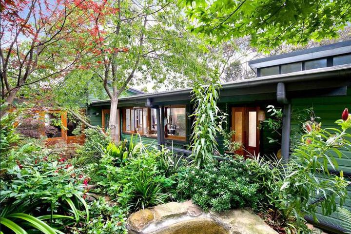 Image of The Black Cockatoo - Secret Garden Treetops Home