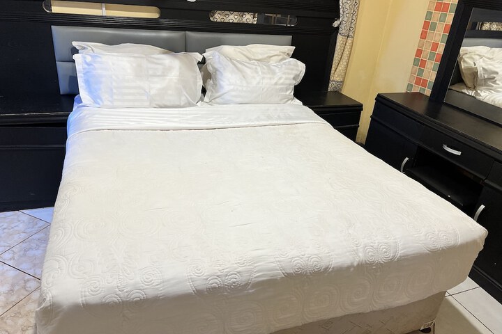Room 8 of 62