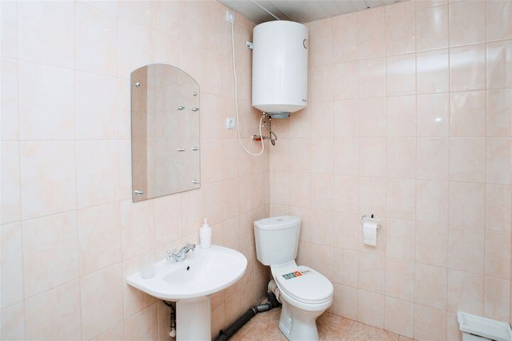 Room 6 of 19