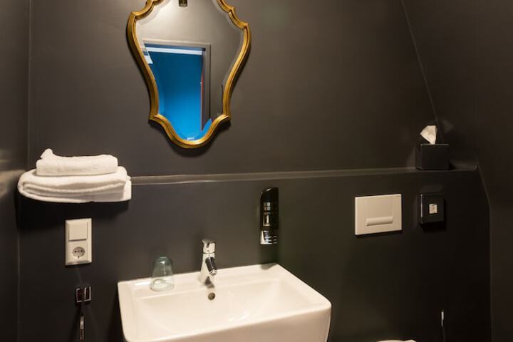Room 14 of 26