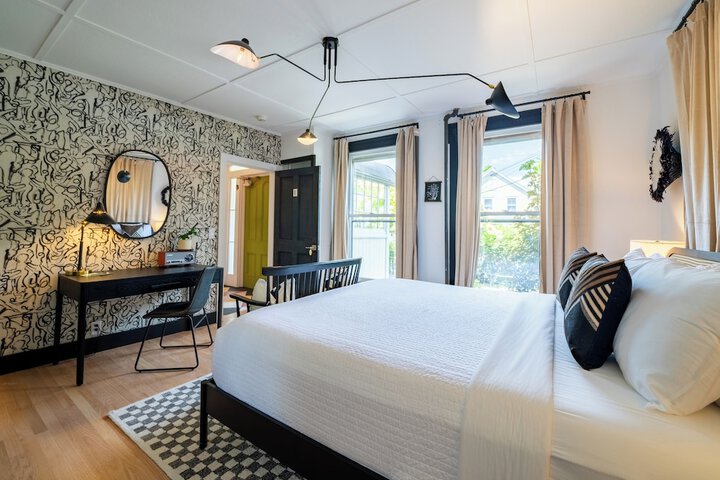 Room 25 of 130