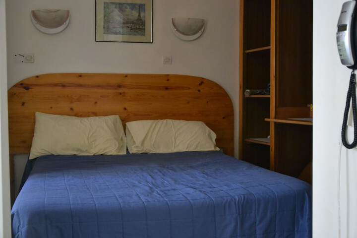 Room 16 of 70