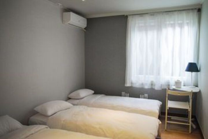 Room 25 of 39