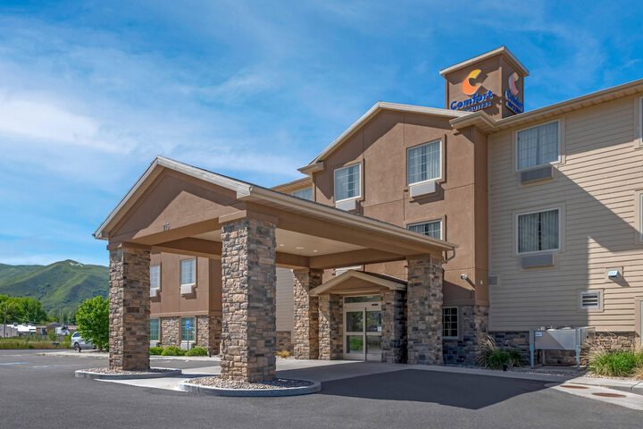 Exterior of Comfort Inn & Suites Morgan - South Ogden