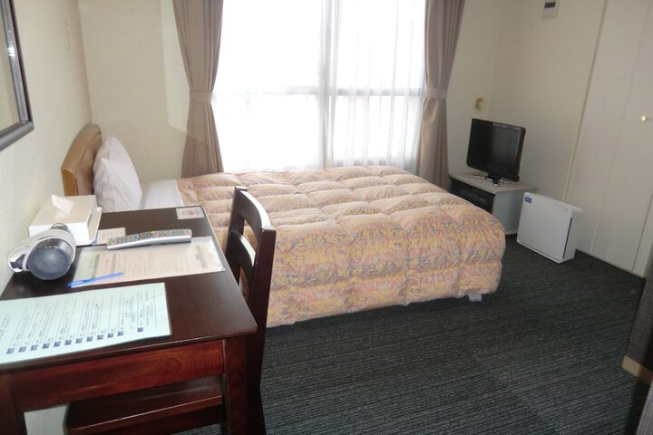 Room 4 of 50
