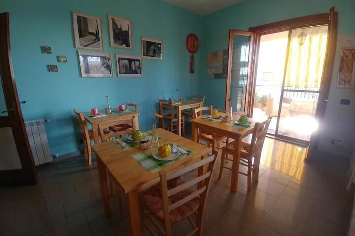 Breakfast area