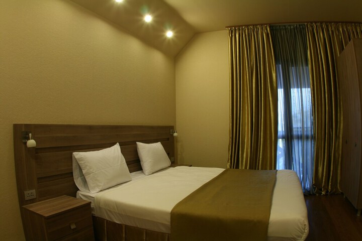 Room 14 of 113