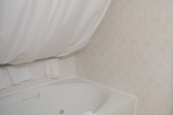 Jetted tub
