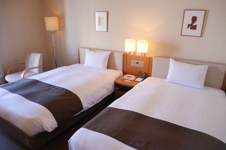 Room 15 of 108