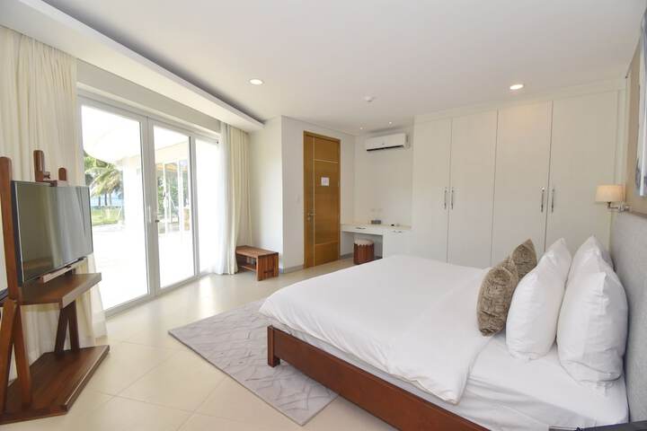 Room 26 of 120