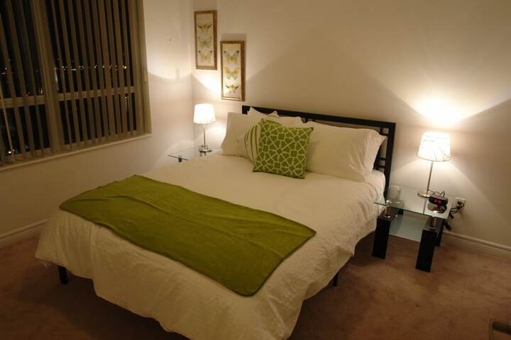 Room 6 of 42