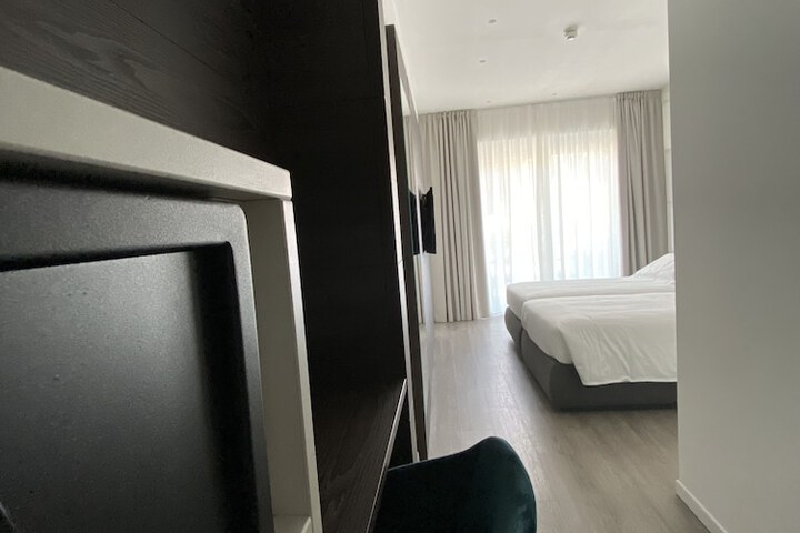 Room 18 of 89