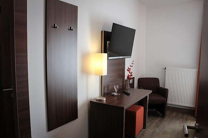 Room 21 of 33