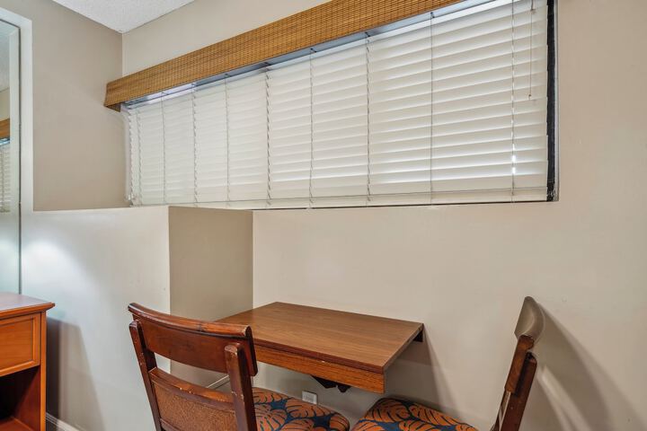 Room 10 of 26
