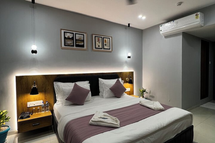 Room 4 of 7