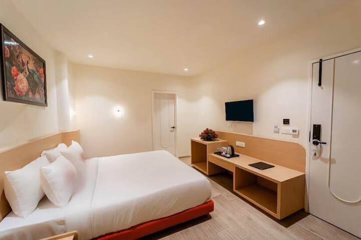 Room 13 of 25