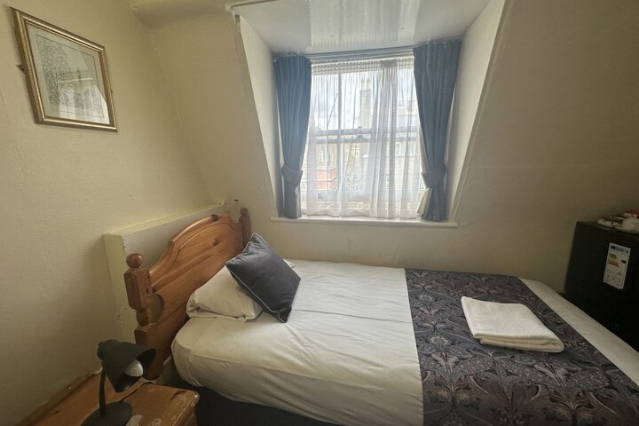 Room 26 of 89