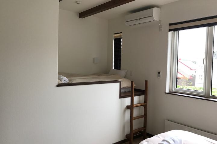 Room 12 of 45