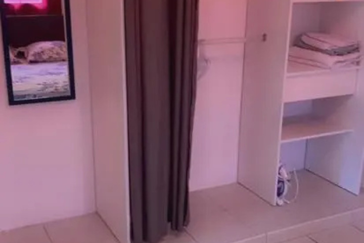 Room 2 of 5